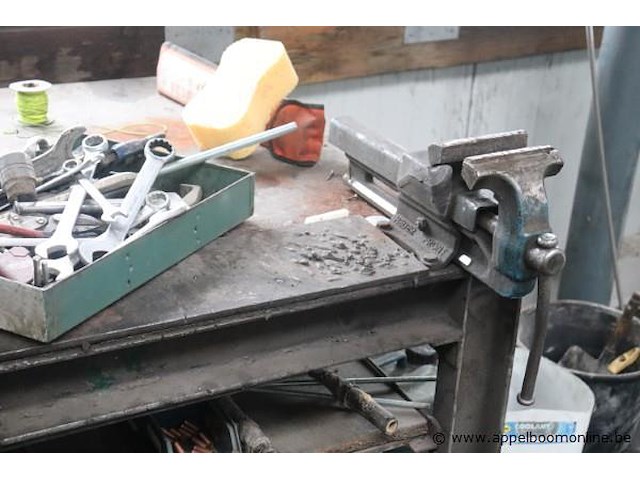 Stalen wekbank vv bankvijs en gereedschap - afbeelding 2 van  2