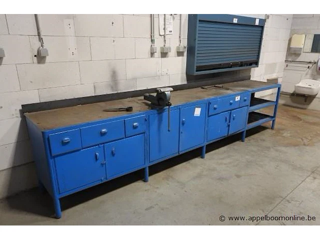 Stalen werktafel vv bankvijs - afbeelding 3 van  3