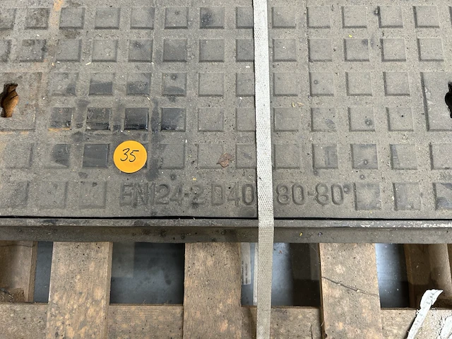 Stalen zwaar putdeksel 80x80x10 - afbeelding 2 van  3