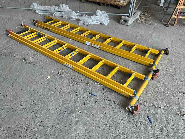 Staltor schuifladder polyester (2x) - afbeelding 1 van  2