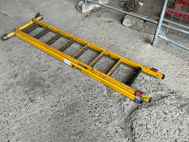 Staltor schuifladder polyester - afbeelding 1 van  3