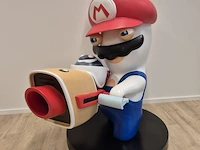 Standbeeld rabbit mario