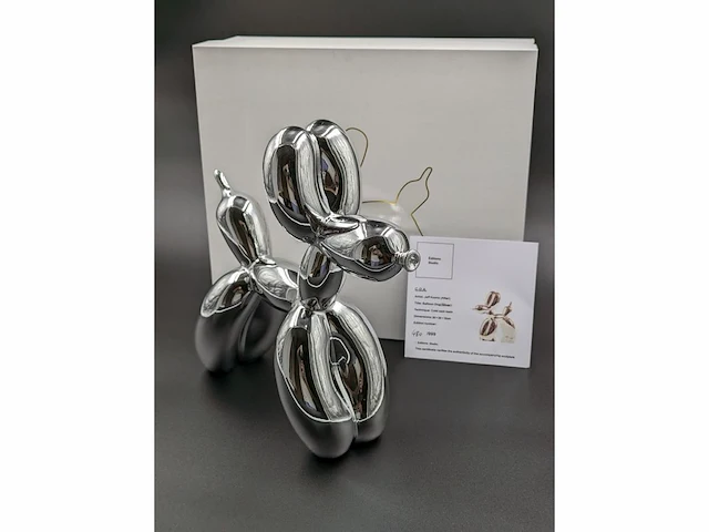 Standbeeld van jeff koons "balloon dog" (zilver) - afbeelding 7 van  8