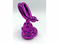 Standbeeld van jeff koons "rabbit" (magenta) - afbeelding 1 van  7