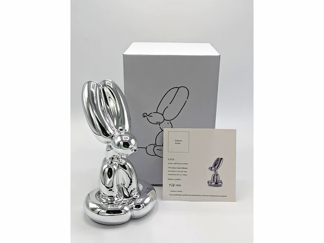 Standbeeld van jeff koons "rabbit" (zilver) - afbeelding 5 van  5