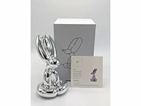 Standbeeld van jeff koons "rabbit" (zilver) - afbeelding 5 van  5