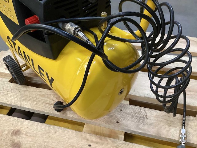 Stanley 1,5 pk, 24 ltr compressor - afbeelding 3 van  4