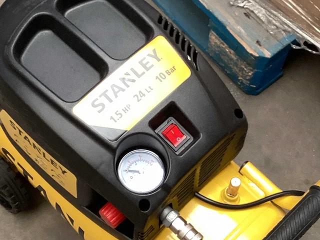 Stanley d200/10/24 luchtcompressor 1,5 pk, 10 bar - afbeelding 3 van  3