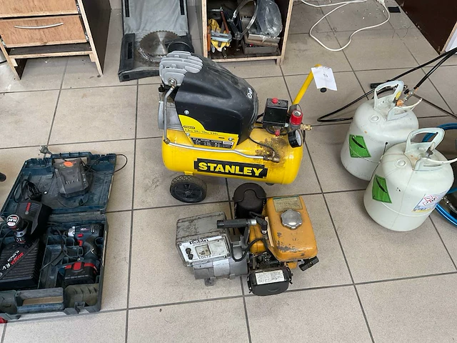 Stanley dl250/10/24 luchtcompressor - afbeelding 1 van  9