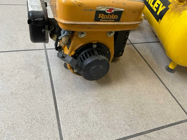 Stanley dl250/10/24 luchtcompressor - afbeelding 9 van  9