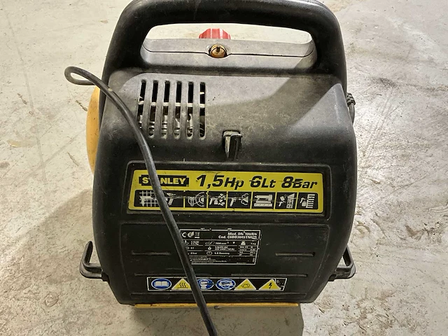 Stanley dn200/8/6 luchtcompressor - afbeelding 2 van  2