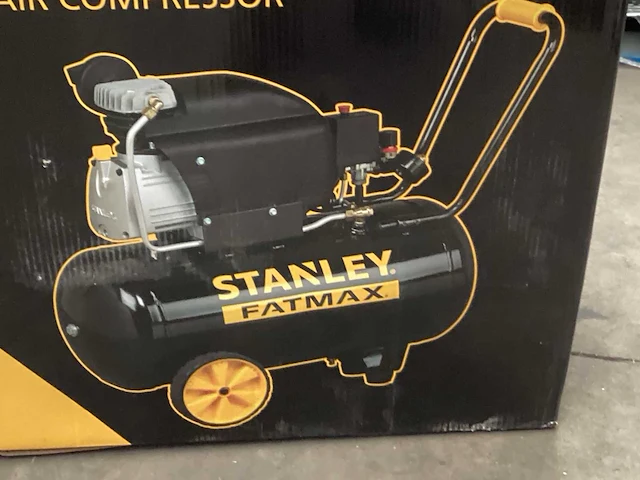 Stanley fatmax fmxcm0064e luchtcompressor 2 pk, 10 bar, 50 liter - afbeelding 3 van  5