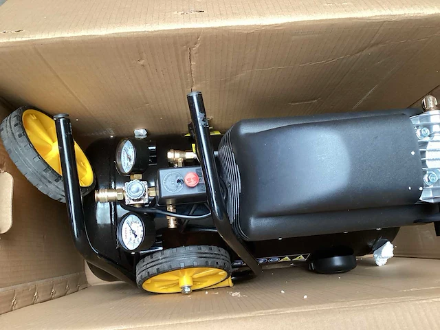 Stanley fatmax fmxcm0064e luchtcompressor 2 pk, 10 bar, 50 liter - afbeelding 5 van  5