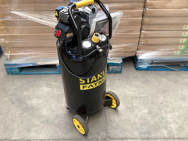 Stanley fatmax hy227/10/50v luchtcompressor 2 pk, 10 bar, 50 liter - afbeelding 1 van  7