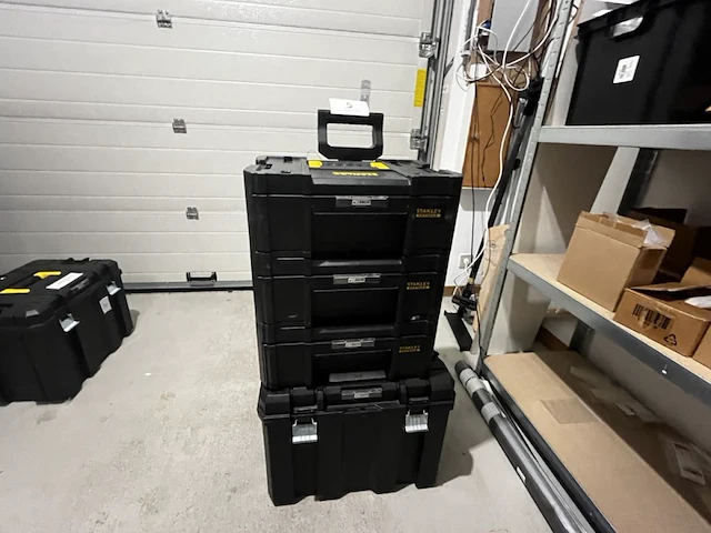 Stanley fatmax trolley incl. 3x tstak + inhoud - afbeelding 1 van  6