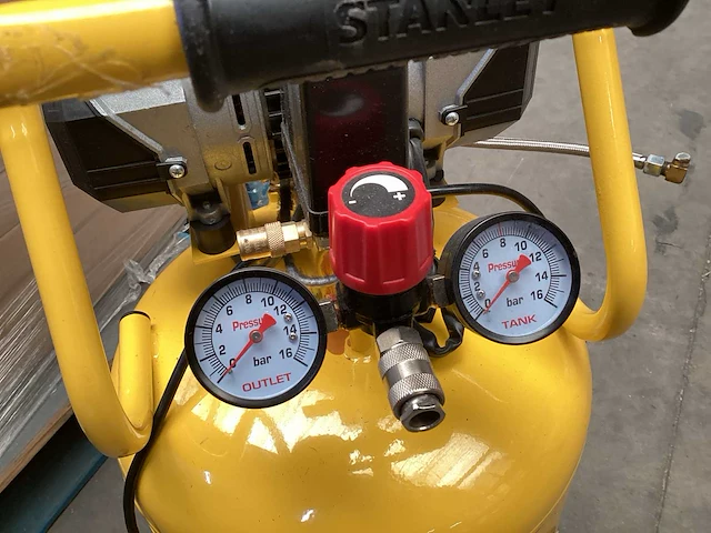 Stanley luchtcompressor 1 pk 8 bar - afbeelding 4 van  5