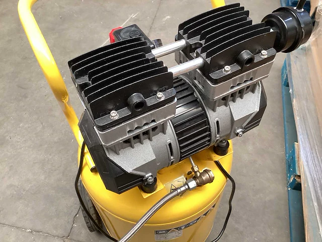 Stanley luchtcompressor 1 pk 8 bar - afbeelding 5 van  5
