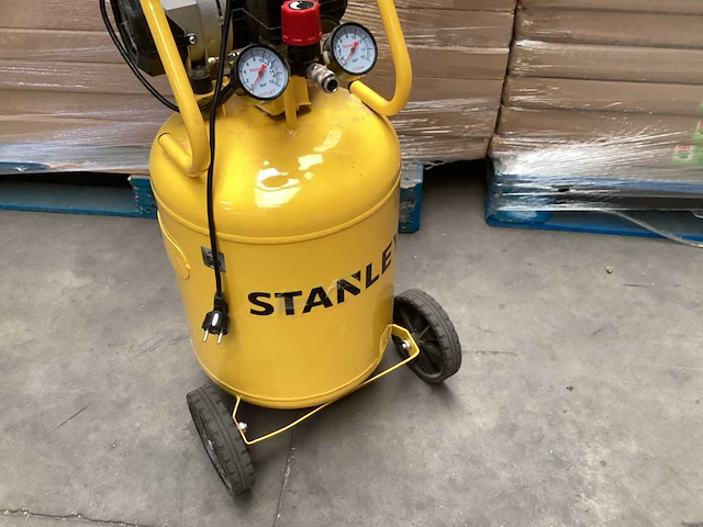 Stanley luchtcompressor 1 pk 8 bar - afbeelding 2 van  4