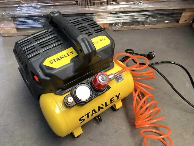 Stanley luchtcompressor 1,0 pk 8 bar - afbeelding 1 van  4
