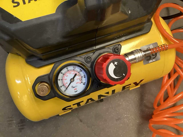 Stanley luchtcompressor 1,0 pk 8 bar - afbeelding 2 van  4