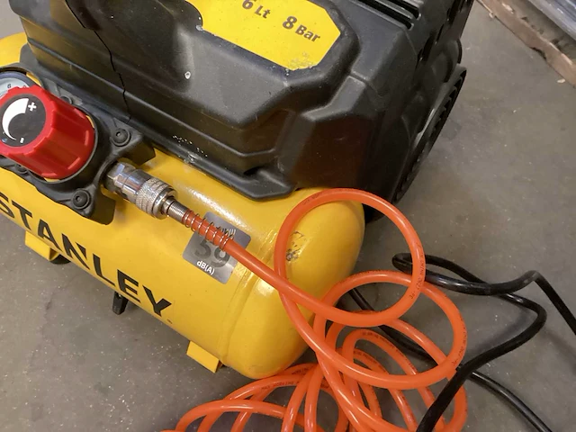 Stanley luchtcompressor 1,0 pk 8 bar - afbeelding 3 van  4