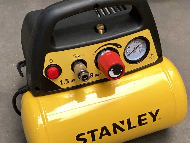 Stanley luchtcompressor 1,5 pk 8 bar , draagbaar - afbeelding 2 van  3