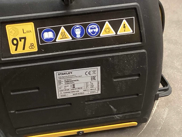 Stanley luchtcompressor 1,5 pk 8 bar , draagbaar - afbeelding 3 van  3