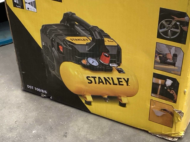 Stanley luchtcompressor 1,5 pk 8 bar, met accessoires - afbeelding 2 van  2
