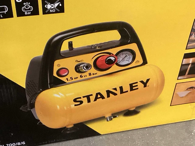 Stanley luchtcompressor 1,5 pk 8 bar, met accessoires - afbeelding 3 van  5