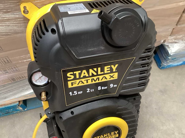 Stanley luchtcompressor 1,5 pk 8 bar, wandmontage - afbeelding 2 van  4
