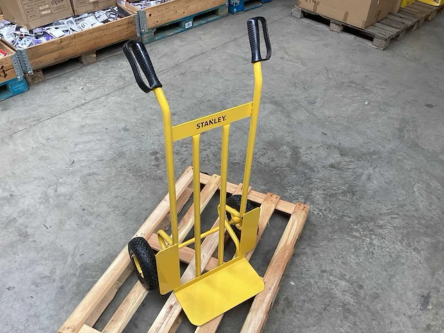 Stanley steekwagen, 300 kg - afbeelding 1 van  5
