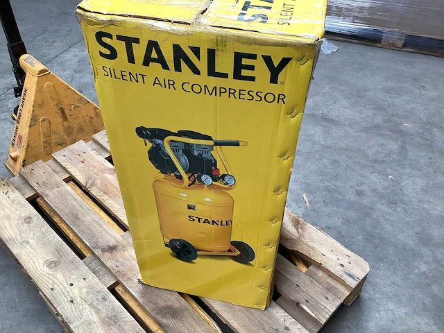 Stanley sxcms1350ve luchtcompressor 1,3 pk, 8 bar - afbeelding 1 van  4
