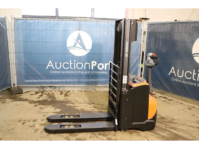 Stapelaar bt swe140l elektrisch 1400kg 2.65m 2015 - afbeelding 1 van  1