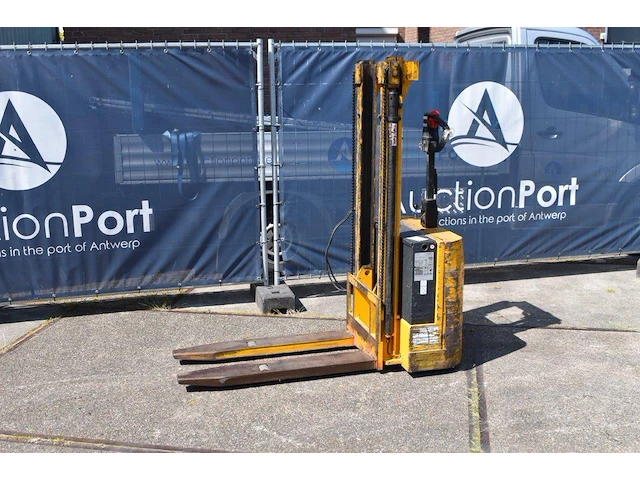 Stapelaar fb el 10.5/26 elektrisch 1050kg - afbeelding 1 van  1