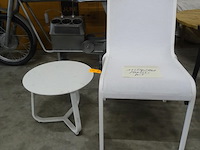 Stapelstoel manutti + tuintafel gescova - afbeelding 1 van  2