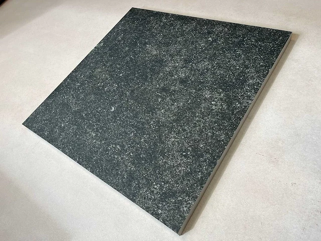 Stargres 60x60x3 spectre dark grey 43,20 m² - afbeelding 1 van  3