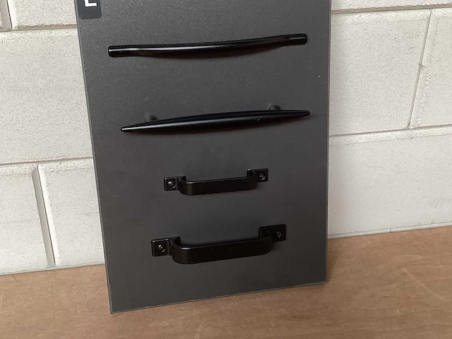 Starx display met deur- en ladegrepen (3x) - afbeelding 1 van  4
