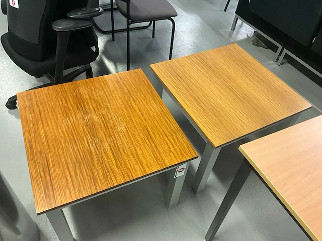 Statafels (2x) + divers meubilar - afbeelding 10 van  13