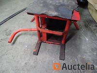 Statief, jerrycan, vetpomp, motorhouder, lege trommel - afbeelding 2 van  6