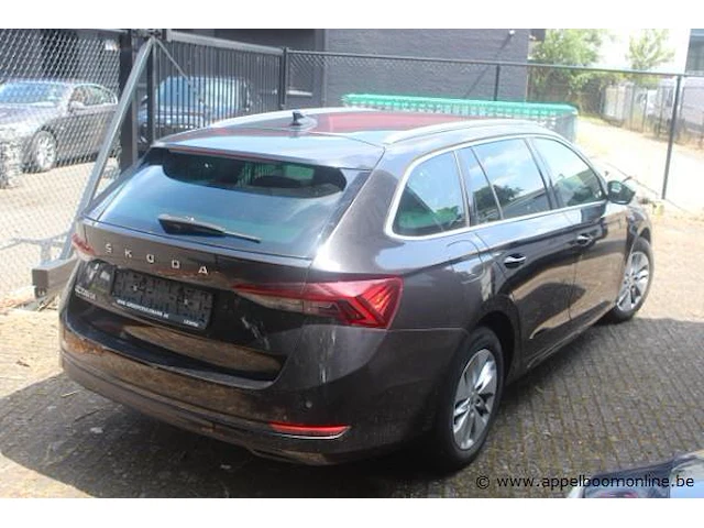 Stationwagen skoda octavia, benzine, 999cm³,81kw, 1e inschr 25/2/21, tmbjp7nx9my076497, 13159km, co²-uitstoot ng, euro6d-isc-fcm, kenteken i+ii, gelijkvormigheidsattest,keuring tot 25/2/27, 2sleutels - afbeelding 11 van  15