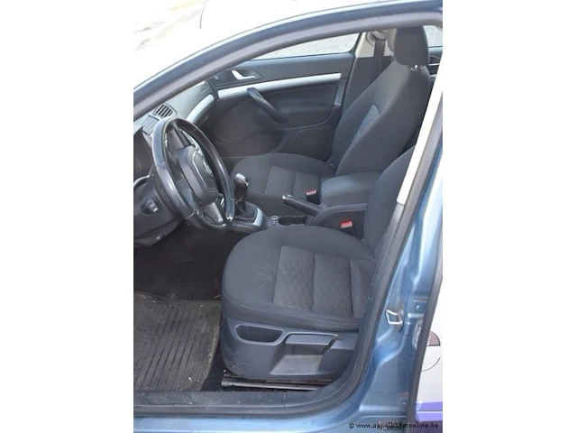 Stationwagen skoda octavia,diesel, 1598cm³,77kw,1e inschr 31/3/11,tmbht21z3b2136309, 336976km,co²-uitstoot 119g/km,euro5,kentekenbewijs, gelijkvormigheidsattest, keuring tot 31/3/25, 1sleutel - afbeelding 2 van  16