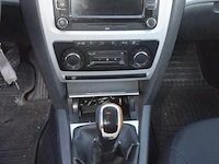Stationwagen skoda octavia,diesel, 1598cm³,77kw,1e inschr 31/3/11,tmbht21z3b2136309, 336976km,co²-uitstoot 119g/km,euro5,kentekenbewijs, gelijkvormigheidsattest, keuring tot 31/3/25, 1sleutel - afbeelding 5 van  16