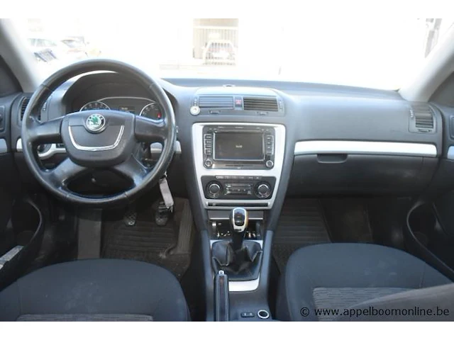 Stationwagen skoda octavia,diesel, 1598cm³,77kw,1e inschr 31/3/11,tmbht21z3b2136309, 336976km,co²-uitstoot 119g/km,euro5,kentekenbewijs, gelijkvormigheidsattest, keuring tot 31/3/25, 1sleutel - afbeelding 7 van  16