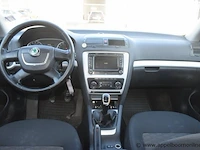Stationwagen skoda octavia,diesel, 1598cm³,77kw,1e inschr 31/3/11,tmbht21z3b2136309, 336976km,co²-uitstoot 119g/km,euro5,kentekenbewijs, gelijkvormigheidsattest, keuring tot 31/3/25, 1sleutel - afbeelding 7 van  16