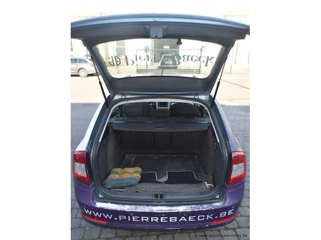 Stationwagen skoda octavia,diesel, 1598cm³,77kw,1e inschr 31/3/11,tmbht21z3b2136309, 336976km,co²-uitstoot 119g/km,euro5,kentekenbewijs, gelijkvormigheidsattest, keuring tot 31/3/25, 1sleutel - afbeelding 8 van  16