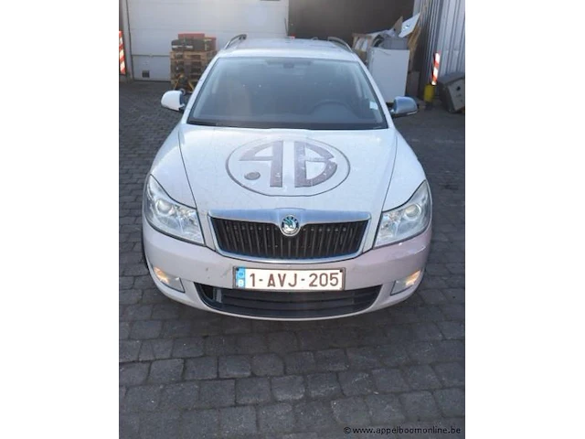 Stationwagen skoda octavia,diesel, 1598cm³,77kw,1e inschr 31/3/11,tmbht21z3b2136309, 336976km,co²-uitstoot 119g/km,euro5,kentekenbewijs, gelijkvormigheidsattest, keuring tot 31/3/25, 1sleutel - afbeelding 9 van  16