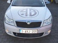 Stationwagen skoda octavia,diesel, 1598cm³,77kw,1e inschr 31/3/11,tmbht21z3b2136309, 336976km,co²-uitstoot 119g/km,euro5,kentekenbewijs, gelijkvormigheidsattest, keuring tot 31/3/25, 1sleutel - afbeelding 9 van  16