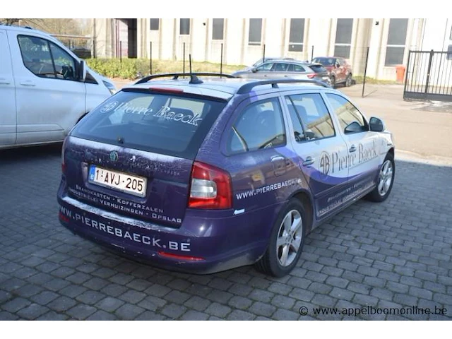 Stationwagen skoda octavia,diesel, 1598cm³,77kw,1e inschr 31/3/11,tmbht21z3b2136309, 336976km,co²-uitstoot 119g/km,euro5,kentekenbewijs, gelijkvormigheidsattest, keuring tot 31/3/25, 1sleutel - afbeelding 12 van  16