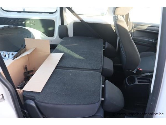 Stationwagen volkswagen caddy, datum 1ste inschrijving 25/8/2016, chassisnummer wv2zzz2kzhx02661, km-stand lng, cng, euro 6b, kenteken i+ii, gelijkvormigheidssattest - afbeelding 9 van  12