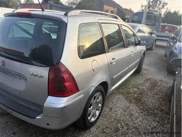 Stationwagen - afbeelding 1 van  6